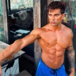 Karan Singh Grover Instagram - 🔱 Crisp.