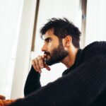 Karan Tacker Instagram - Ҝuch aise ho gaye hain is dour Ҝe rishte ¸ Ke agar awaaz tuɱ na do toh bulate woh bhi nahi .. Mumbai, Maharashtra