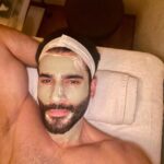 Karan Tacker Instagram – Real men do skin ca …uuh why am I even trying!
Mid week glam up🌟 IOSIS Wellness