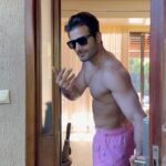 Karan Tacker Instagram - Relieving days of sun & sand🏖️ @pickyourtrail @mauritius.tourism @silver_wings_dmc_mauritius #Pickyourtrail #HasslefreeHolidays #UnwrapTheWorld #SilverWingsMauritius #MauritiusNow #IleAuxCerfs