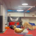 Karan Tacker Instagram - Building walls, with new falls🤸🏻‍♂️ #beginner #gymnastics