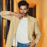 Karan Tacker Instagram - Morning☀️! ———— Styled by @robertson_lyngdoh_ Assisted by @ayyeshivanii Shot by @onegreymood Wearing @arjunkilachand @massimodutti Jewellery @esmecrystals @ascend.rohank Make up @sachin_ghankutkar Mumbai, Maharashtra