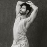 Karan Tacker Instagram - ——𝐖𝐞𝐞𝐤𝐞𝐧𝐝 𝐬𝐥𝐮𝐦𝐛𝐞𝐫—— 📸 @pauldavidmartinofficial Mumbai, Maharashtra