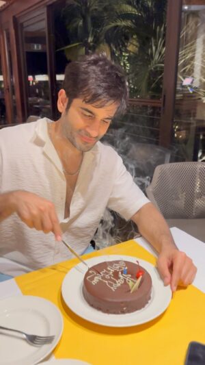 Karan Tacker Instagram - SIP SIP HOORAY!
Thank you everyone for the birthday love ♥️
.
@pickyourtrail @lagoonattitudehotel @mauritius.tourism
#Pickyourtrail #LetsPYT #attitudehotels #mauritius #mauritiushotels #mauritius_explored #lagoonattitude #mauritiusnow #mauritiustourism #exploremauritius