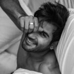 Karan Tacker Instagram – Stay in bed kinda Saturday 🍳