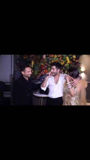 Karan Tacker Instagram - Speeches for my peaches 🍑
#tbt #throwback
@ditas.mumbai