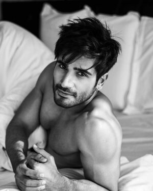 Karan Tacker Instagram - 📌