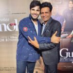 Karan Tacker Instagram - I became an actor by accident, but always wanted to be better actor after watching him do what he does best!Love you Manoj sir and the magic you bring! 🫶🏻 @bajpayee.manoj Mumbai, Maharashtra