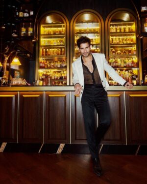 Karan Tacker Instagram - GQ’s Most Influential Young Indians 2023 🌟
#GqPowerlist2023 #GqIndia
Outfit : @sdsbykushalshah 
Photographer : @aviraj 
MakeUp : @sachin_ghankutkar 
Hair @aalimhakim 
Styled : @priyanka2.0 
Location courtesy : @stregismumbai 
Jewels : @inoxjewelryin 
Managed : @nikiitadeb
