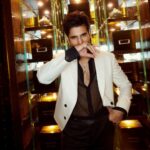 Karan Tacker Instagram - GQ’s Most Influential Young Indians 2023 🌟 #GqPowerlist2023 #GqIndia Outfit : @sdsbykushalshah Photographer : @aviraj MakeUp : @sachin_ghankutkar Hair @aalimhakim Styled : @priyanka2.0 Location courtesy : @stregismumbai Jewels : @inoxjewelryin Managed : @nikiitadeb Mumbai, Maharashtra