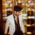 Karan Tacker Instagram - GQ’s Most Influential Young Indians 2023 🌟 #GqPowerlist2023 #GqIndia Outfit : @sdsbykushalshah Photographer : @aviraj MakeUp : @sachin_ghankutkar Hair @aalimhakim Styled : @priyanka2.0 Location courtesy : @stregismumbai Jewels : @inoxjewelryin Managed : @nikiitadeb Mumbai, Maharashtra