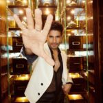 Karan Tacker Instagram - GQ’s Most Influential Young Indians 2023 🌟 #GqPowerlist2023 #GqIndia Outfit : @sdsbykushalshah Photographer : @aviraj MakeUp : @sachin_ghankutkar Hair @aalimhakim Styled : @priyanka2.0 Location courtesy : @stregismumbai Jewels : @inoxjewelryin Managed : @nikiitadeb Mumbai, Maharashtra