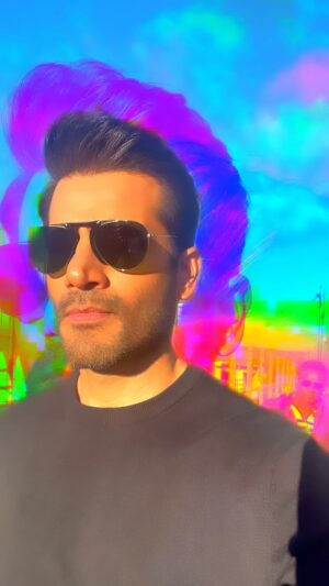 Karan Tacker Instagram - Let’s Monday❤️‍🔥