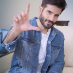 Karan Tacker Instagram - LIFE UPDATE 👉🏻 I’ve finally fulfilled my life-long dream of starring with my favourite cricketers, all thanks to @royalstagliveitlarge and the magic of #AI. And it looks 🔥. If you’re a cricket fan, here’s something exciting for you. Now, you can create your personalized film featuring Rohit Sharma, Jasprit Bumrah, SKY and the World Cup Trophy! 🏆 Here’s how: 👉🏻 Step 1: Visit the link www.RS-WC2023.com 👉🏻 Step 2: Upload your selfie and voice sample 👉🏻 Step 3: Register and submit What’s more, you also stand a chance to win tickets to the ICC Men’s Cricket World Cup!* Time to #LiveItLarge...kyunki #LargeHumaaraHai! *T&C apply. #GenerationLarge #RoyalStagLiveItLarge #ICC #CWC23 @royalstagliveitlarge #collaboration Mumbai, Maharashtra