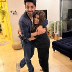 Karan Wahi Instagram – When ClassTeacher is in Town …

Thankfully humne seekha kaafi kuch 🤪🤪🤪
#hailstmRkswethechildren 😋😋
@barunsobti_says @pallavimehta_4 @kavitamehtateaches