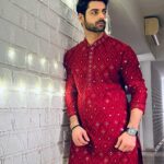 Karan Wahi Instagram - Happy Diwali Outfits: @theblues.sehgalbros Stylist: @stylebysaachivj Team: @sanzimehta777