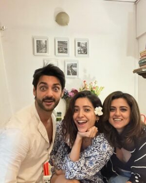 Karan Wahi Instagram - Main aur Mere Doh 
GHUMAKAD Dost…😝😛🤪
@ashanegi @iridhidogra