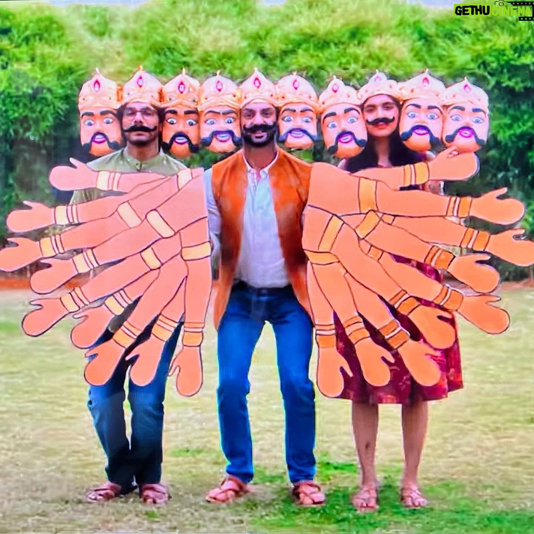 Karan Wahi Instagram - May The GOOD Always Overcome THE EVIL… Happy DUSSEHRA I have such fond memories with this festival Making my own Ravan, timing myself so could go and watch a few big ones burn, The Ram Leela, the Mela and finally trying to keep a piece of the burnt effigy for Good luck #dussehra #jaishriram