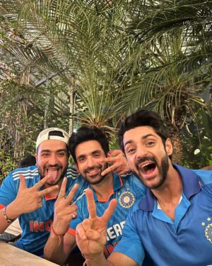 Karan Wahi Instagram - 8-0 
🇮🇳

#indiavspakistan