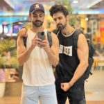 Karan Wahi Instagram – ViRaT’s 
They Are Just One Above…
🙃😉

@arjitaneja