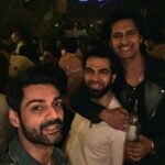 Karan Wahi Instagram - A very @ravidubey2312 kinda NIGHT Happy Birthday once again mere Bhai