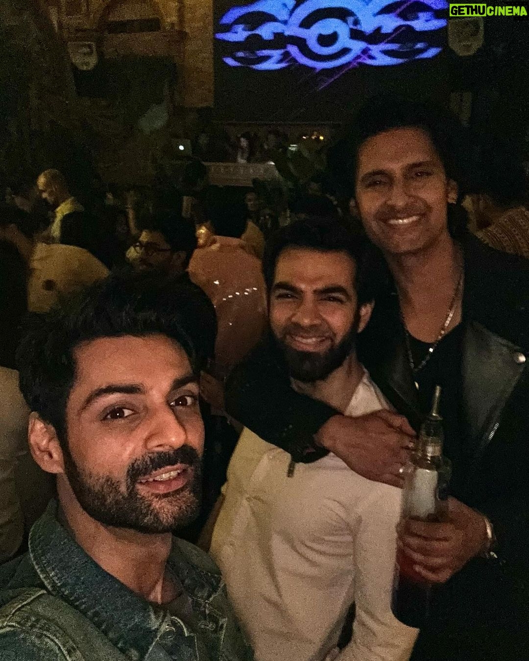Karan Wahi Instagram - A very @ravidubey2312 kinda NIGHT Happy Birthday once again mere Bhai