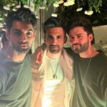 Karan Wahi Instagram - Happy Birthday kumbh ke mele waale Bhai @arjitaneja May u Never Get Lost in a MELA 😜 May u Shine the Brightest in Life May u have the second best physique out there😅😅😅 May u Find Even Things That iam looking for 😝😝😝 Ab aur kya dua karoon… HAPPY BITTHDAY