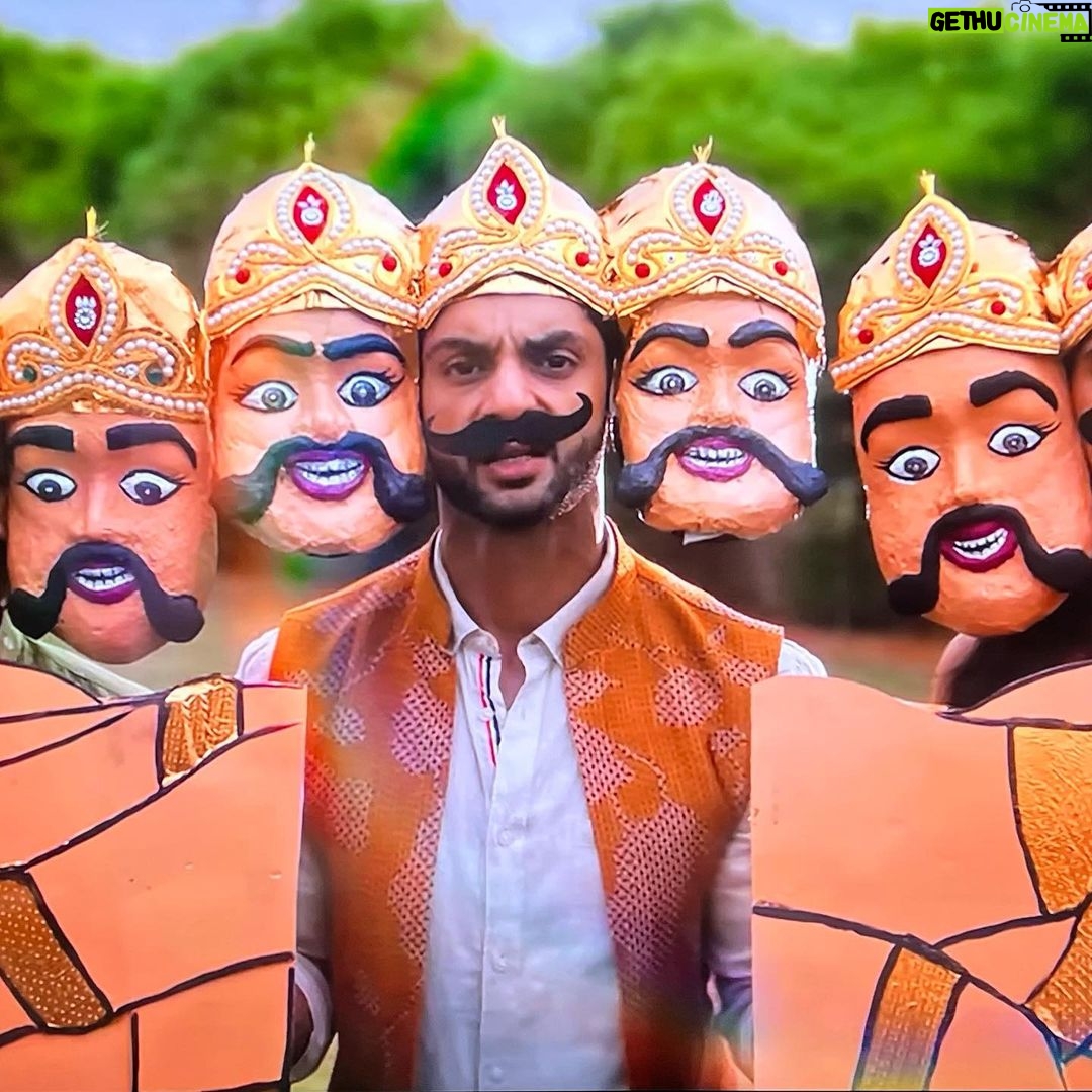 Karan Wahi Instagram - May The GOOD Always Overcome THE EVIL… Happy DUSSEHRA I have such fond memories with this festival Making my own Ravan, timing myself so could go and watch a few big ones burn, The Ram Leela, the Mela and finally trying to keep a piece of the burnt effigy for Good luck #dussehra #jaishriram