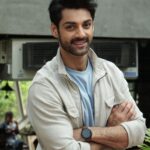 Karan Wahi Instagram – HaLf LOVE
HaLf ARRANGED

What will you Choose?

@maanvigagroo