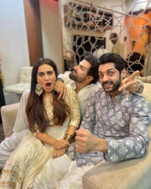 Karan Wahi Instagram - Dont Ask WhY!!!

😜🤣😜
@rithvik_d @surbhijyoti