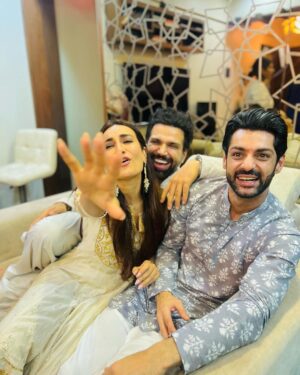 Karan Wahi Instagram - Dont Ask WhY!!!

😜🤣😜
@rithvik_d @surbhijyoti