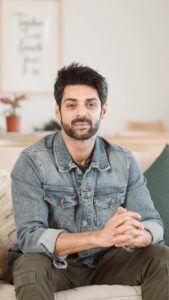 Karan Wahi Instagram - As an actor, balancing on-screen and off-screen life can sometimes be taxing. But do you know what doesn’t have to be taxing? Getting a health insurance policy from STAR Health! With their policy, I not only secure my health but also enjoy tax benefits up to Rs 1 Lakh. By insuring myself with STAR, I have ensured that both my health and savings are secure. #SecureYourFuture #HealthIsWealth #STARHealthInsurance #HealthInsurance #starhealth