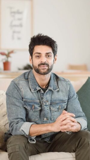 Karan Wahi Instagram - As an actor, balancing on-screen and off-screen life can sometimes be taxing. But do you know what doesn’t have to be taxing? Getting a health insurance policy from STAR Health! With their policy, I not only secure my health but also enjoy tax benefits up to Rs 1 Lakh. By insuring myself with STAR, I have ensured that both my health and savings are secure.

 #SecureYourFuture #HealthIsWealth #STARHealthInsurance #HealthInsurance #starhealth