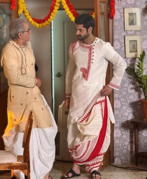 Karan Wahi Instagram - Being BENGALI for the Day…

Fun fact: Did you know VIRAT CHOWDHARY aada Bengali hai🤫

#raisinghanivsraisinghani🎬 #sonyliv