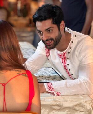 Karan Wahi Instagram - Being BENGALI for the Day…

Fun fact: Did you know VIRAT CHOWDHARY aada Bengali hai🤫

#raisinghanivsraisinghani🎬 #sonyliv