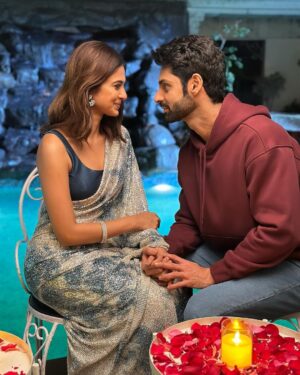 Karan Wahi Instagram - IN & OUT of Character! 🎭

JW&KW bringing charisma and chemistry to the screen. 🌟👫 #OnScreenMagic #DynamicDuo”

#raisinghanivsraisinghani🎬 #sonyliv #today #8pm 

The Game Begins TONITE…