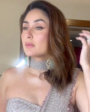 Kareena Kapoor Instagram - Long story short… 💁🏻‍♀️✨

 #FromLastNight