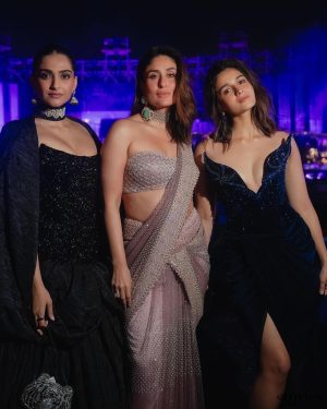 Kareena Kapoor Instagram - Long story short… 💁🏻‍♀️✨

 #FromLastNight