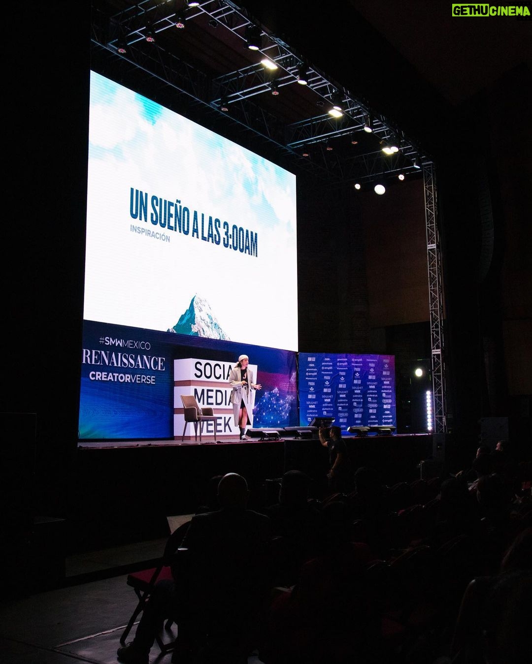 Karen Polinesia Instagram - Un sueño a las 3:00 am se convirtió en uno de los proyectos que más quiero, JUMP… y durante todos estos años creando contenido he aprendido lo que se requiere para poder crear los sueños realidad, gracias por ser parte de este camino de aprendizaje y magia ✨