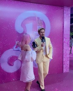 Karen Polinesia Instagram - Tu puedes ser lo que quieras ser… Y es verdad, tienes la libertad de decidir hacia donde quieres dirigir tu vida y cómo ser en ella, #barbielapelícula trae un mensaje que es necesario para estas generaciones sobre todo para las mujeres… saca fuerza de donde tengas que sacarla, atrévete a ser y sobre todo amate y valórate siempre! AMO SER MUJER!!!! ✨