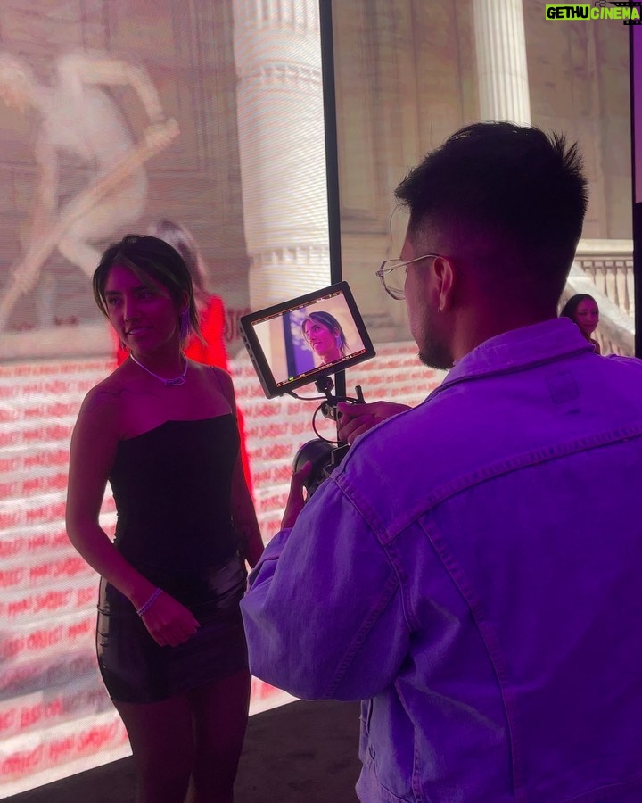 Karen Polinesia Instagram - Ya sea azul o rosa… ayer disfruté de un bello evento el cual conocí mujeres poderosas que inspiran ✨ Una diseñadora mexicana y madre hermosa @raquelorozcog y a la primera mexicana en volar al espacio @katvoltage , que le pregunte ¿qué sintió al ver la tierra desde lejos? 🌎 respondió que le cambió la vida… Si sueñan en algo INTÉNTENLO si su sueño es muy grande pártelo en pequeños pedazos este camino se recorre con constancia, conciencia y convicción 💫 Y recuerda NO HAY SUEÑO DEMASIADO GRANDE PARA ESTE MUNDO… 👐🏾👐🏻👐🏿👐🏼 Soumaya Museum