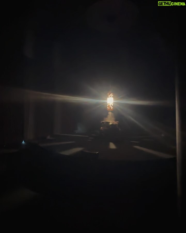 Karen Polinesia Instagram - Un poco más de esto” Un poco más de alegría, para que un corazón vibrante Un poco más de precisión, para avanzar sin contratiempos Un poco más de luz, para iluminar lo no reconocido Un poco más de baile, para alegrar el corazón y el cuerpo Un poco más cerca de los sueños y más lejos de los miedos Porque cada vez que avanzamos hacia nuestros sueños los miedos entran para confirmar si realmente es lo que queremos. Los sueños de todos caben en este mundo. 🌟🌟🌟