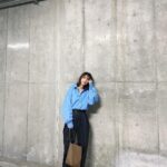 Karen Takizawa Instagram - こんばんは🌕 撮影週に収録に人とよく会う1週間です🍂 一気に最近あった話をしたり、いきなり寒くなったね、もう冬だね、秋はなかったねなんて話をしたり、みんなでお正月の予定をもうはなしあったり、こんな会話が季節の変わり目にはうってつけです☺️ ようやく夏とさよならできた自分がいます。 あまりにも引きづると夏にしつこいと思われて嫌われてしまいたら大変です🥹 そんな今日を生きた私服と📷 おやすみなさい💎