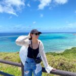 Karen Takizawa Instagram – そしてこちらは忘れた時期のいつだかの休みに、初めての石垣島に行きました⛱️

こうしてみると休みを見つけると私は、
海へ海へと私ばっか向かっていってるので
相当海に片想いしています🪼✨

泳げないくらいカタヅチですし、
海の上辺ばっか見て癒されているだけですし、
なんの潜りもしないのです。

でも海の大きさと私には理解できない神秘さと太陽と共同作業の先に見えるこの青い色が好きになる理由だったのかもしれません。

海を見ると心から気持ちよくなりますよね☺️

あぁこの海と暮らしているんだって、
幸せになったり、今の考え事をサラッと奪い去って持っていってくれたり✨

考え事や地球のおっきさを確実なりとも計り知るには、力のある自然に任せるのが、おすすめです、私には☺️

この景色を見るために人は(自分)また
がんばるんです☺️✨✨