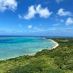 Karen Takizawa Instagram – そしてこちらは忘れた時期のいつだかの休みに、初めての石垣島に行きました⛱️

こうしてみると休みを見つけると私は、
海へ海へと私ばっか向かっていってるので
相当海に片想いしています🪼✨

泳げないくらいカタヅチですし、
海の上辺ばっか見て癒されているだけですし、
なんの潜りもしないのです。

でも海の大きさと私には理解できない神秘さと太陽と共同作業の先に見えるこの青い色が好きになる理由だったのかもしれません。

海を見ると心から気持ちよくなりますよね☺️

あぁこの海と暮らしているんだって、
幸せになったり、今の考え事をサラッと奪い去って持っていってくれたり✨

考え事や地球のおっきさを確実なりとも計り知るには、力のある自然に任せるのが、おすすめです、私には☺️

この景色を見るために人は(自分)また
がんばるんです☺️✨✨
