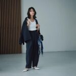 Karen Takizawa Instagram - Oggi9月号の大お気に入りページです📄 大好きな黒とネイビーの ページたちにいます☺️ 今回のOggi9月号のはモデル4人で表紙をしたりとわいわいな月になりました♡ なかなか撮影で4人みなさんに一気会いするのは難しいので、すごく楽しめましたよ🌈 開くと開くてまた中にはたくさん楽しかった思い出ページもありますのでみなさん、よければ夏の黒気になってみてください👣