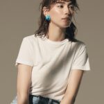 Karen Takizawa Instagram - 夏の日差しこんにちは🌞 夏好きの私からしたらほんとにたまったもんじゃない大好きな洋服や小物たち🥹 夏にしか出会えない麦わら帽子、 夏だから勇気が出てしまうキャミワンピースも 夏の魔法のおかげで笑って着れます☺️ これもお気に入りのOggiページ📄です。 気分は、守り抜いた先祖からの海辺で暮らし、今日も海に繰り出して人間観察をしながらそれを絵にしては小さな個展を繰り返す海辺の気ままな画家です🧑‍🎨🌊 よろしければこちらも見てくださいね☺️