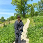 Karen Takizawa Instagram - だいすきな北海道に行ってきました🌳✨ 広くて優雅でどこで瞬きしても緑と空を吸い込める北海道が大好きです♡ 自分の目が最大のコピー機になればいいのにと✨ そんなゆったりした胸板で来た人を楽しめてくれる山々や空、花々や食べ物がたまらなく幸せでした☺️💕 森の中にある小さな町に色のついた池を見たり行ったりどこに立っても自分を今日のまるで主役にしてくれような背景がたっぷり溢れていました🍜 おそらく相当胃袋にご迷惑かけたので、 しばらくは胃を第一に生活しなおしてまた機会があれば負担かけますが世話になりたいです😂 深呼吸として持って帰ってきた空気を楽しみながら、また東京も楽しみます☺️☀️