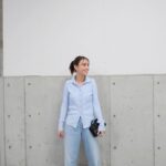 Karen Takizawa Instagram - 恥ずかしげもなく明るい服を着れてしまう春🌷 冬はあんなに黒やネイビーにおんぶにだっこだった割に興味一転です🌪️ でもまた黒やネイビーに私は恋しくなるんでしょう☺️ 水色と薄い水色デニムで歩くラムネみたいになりましたが、春が味方ならなんのその...🦕 私は毎朝、まず天気予報を見て 温度を確認するのが大好きです😊 ぜひ、明日も晴れてほしいな☀️ おやすみなさい。
