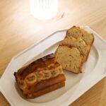 Karen Takizawa Instagram - みなさん、こんばんは。 久しぶりですし、珍しいですが、 食べたくてたまらなくなったバナナケーキ🍌作っていました。 測らなくては上手くいかないような気がして、 なかなかお菓子は作ってきませんでしたが、 夜の時間に作って朝楽しみに夢に入るのが好きです。 少なくとも意識した米粉で作りました。 甘みは、またもや気をつけたはちみつとラカントで🍯 卵2つを楽しくかき回し、清々しく潰したバナナ1本半、そして半バナナは切ってケーキ上に優しく飾らせてあげます☺️ 膨らまし役のベーキングパウダーもお忘れなく。 とにかく全てを一つの集合場所でかき回して、 熱さにしぶとい器に入れて180度で40分耐えてもらいました。 なんだかんだで、甘さを自分で知れますし安心なお菓子を作ることに成功しました。 バナナ好きにしてはたまらないです。 熱々を無理矢理食べるのではなく、 冷静になって朝ごはんとして食べるのが 私は落ち着いた味になっていて好きです。 これからはお菓子作りもたくさんしていこうかと🥰 お気に入りの器に乗せてさらに美しさを惹きつけます☺️